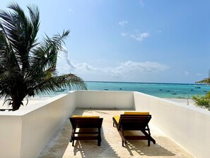 Suite Confort, vue sur l’océan | Terrasse/patio