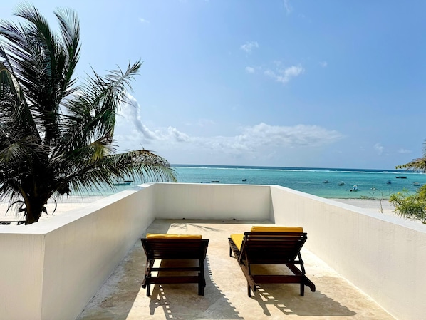 Comfort Suite, Ocean View | Terrace/patio