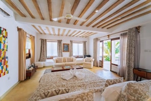 Comfort Suite, Ocean View | In-room safe, desk, free WiFi