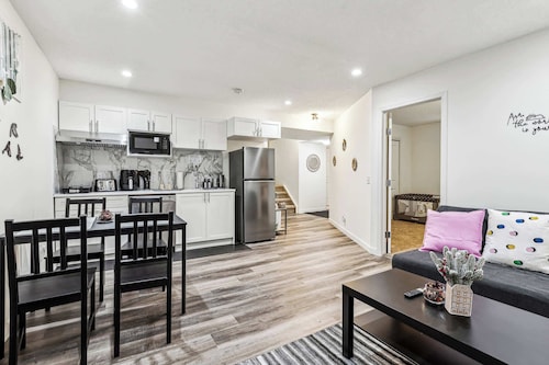 Charming Basement Suite with Parking & Laundry