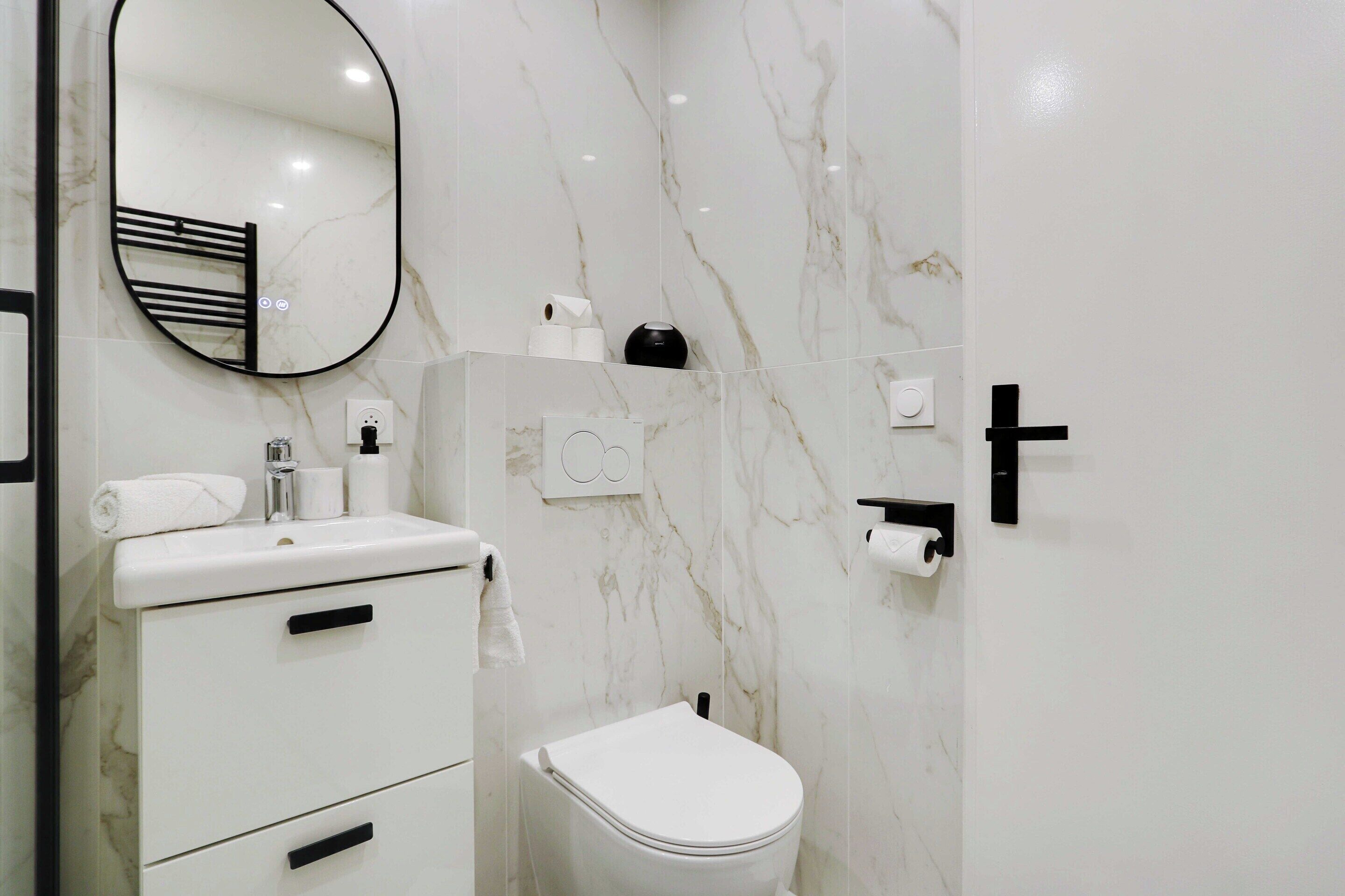 Apartment | Bilik Mandi