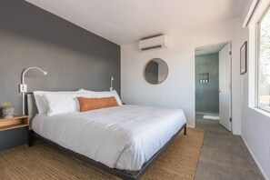 House, 1 Bedroom - Skull Rock Cottage - Walk To Town & Hot Tub, Star Gazing 1 Bedroom Home (Joshua Tree)