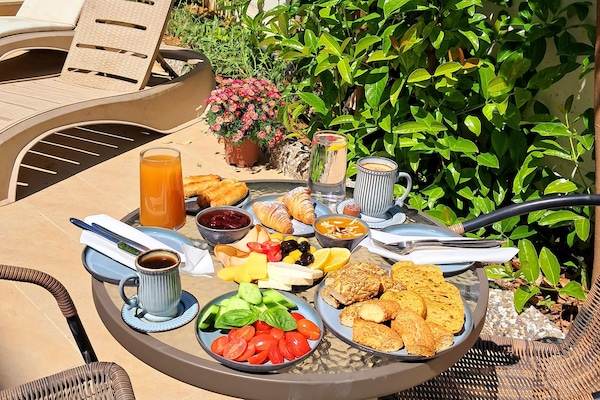 Daily local cuisine breakfast for a fee