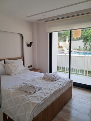 Premium bedding, Select Comfort beds, free WiFi, bed sheets - Oregano Side (Side)