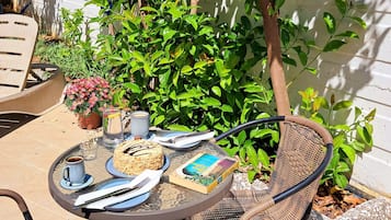 Desayuno de cocina local todos los días (con cargo)