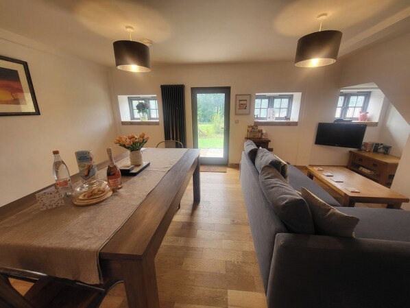 Interior - 3 Bedroom Cottage - Hot Tub, (Honiton)