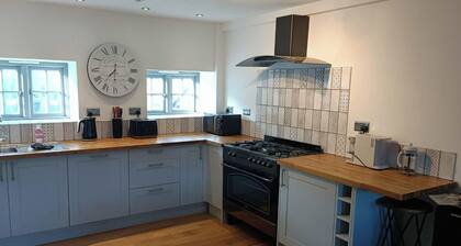 3 Bedroom Cottage - Hot Tub,