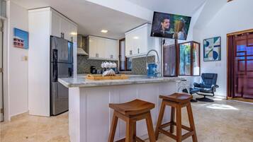 Microwave, stovetop, dishwasher