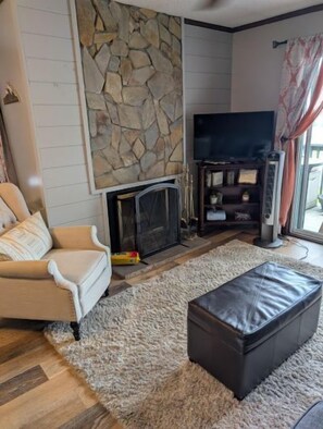 Smart TV, fireplace, video games - 4304  Discounted Concert Packages!  Panoramic View Condo @ the Pinnacle (Beech Mountain)
