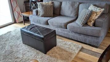 Smart TV, chimenea y videojuegos