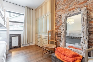 2 chambres, fer et planche à repasser, Wi-Fi gratuit, draps fournis