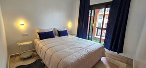 2 makuuhuonetta, silitysrauta/-lauta, internet, vuodevaatteet