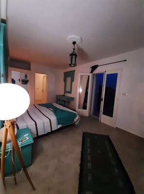 6 makuuhuonetta, silitysrauta/-lauta, Wi-Fi, vuodevaatteet