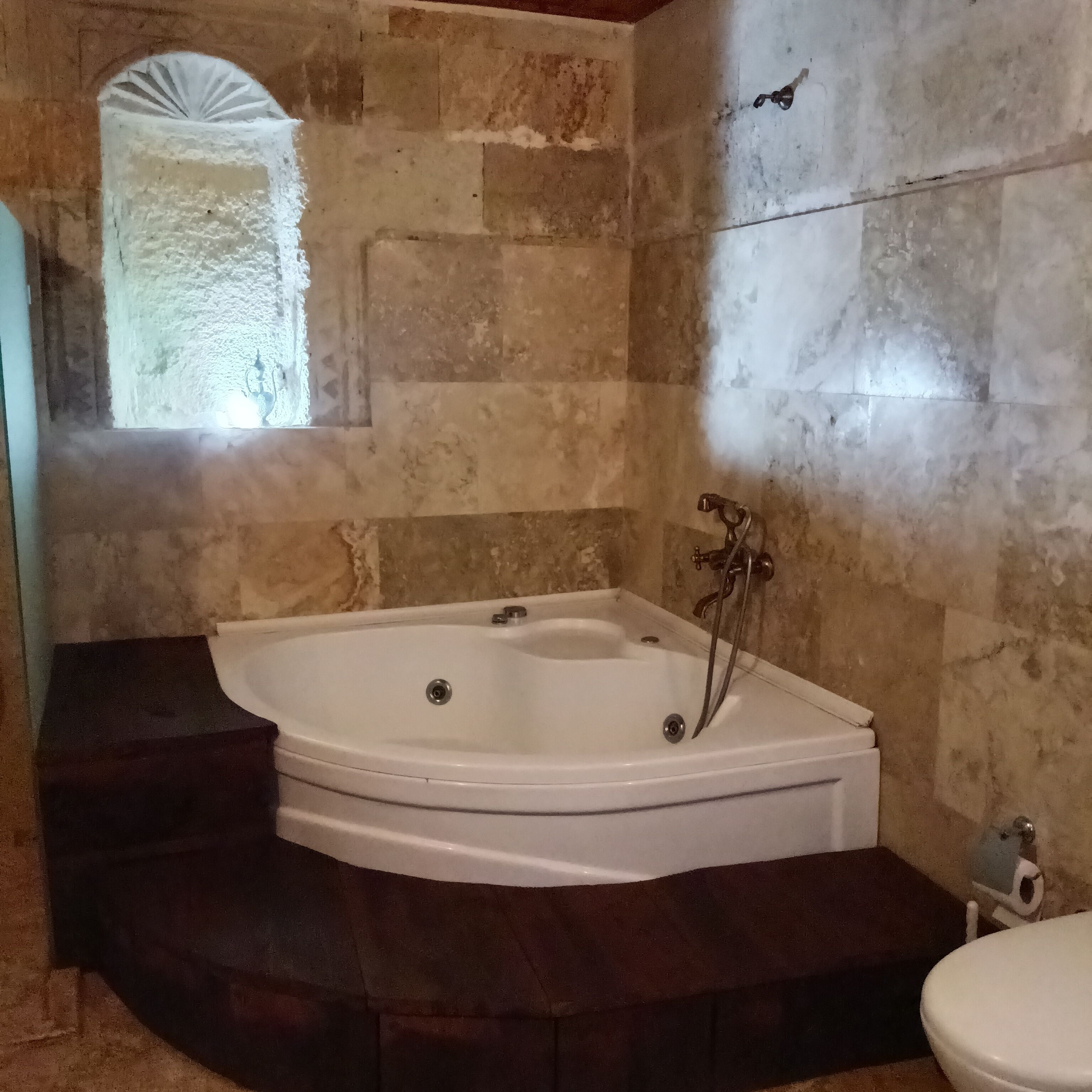 Superior Room | Bathroom | Free toiletries, towels, soap, shampoo