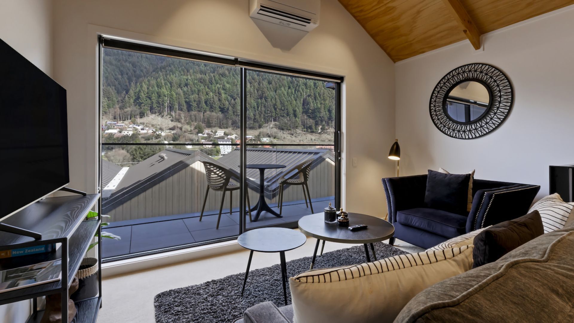 スマートテレビ、暖炉