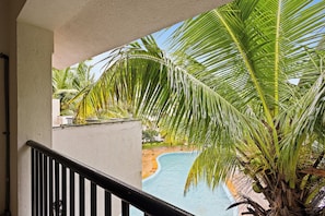 Appart'hôtel Luxe, 2 chambres, vue piscine | Terrasse/Patio