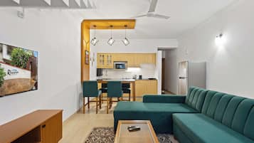 Luxury Apartment, 2 Bedrooms, Pool View | Living area