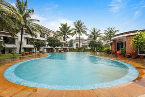 Outdoor pool - Goan Hideaway - Cuatro (Arpora)