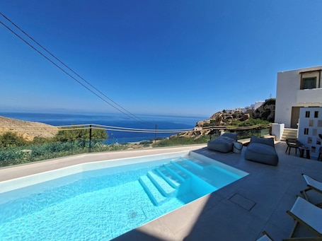 Exterior. ANDELIAS SIGNATURE SUITES