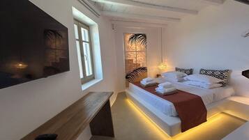 Signature Studio Suite, Sea View | Free WiFi