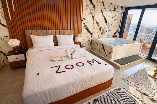 Luxury Suite, 1 Bedroom, Balcony, Desert View | Laptop workspace, blackout drapes, soundproofing, free WiFi - VIP Pyramids view inn (Giza)