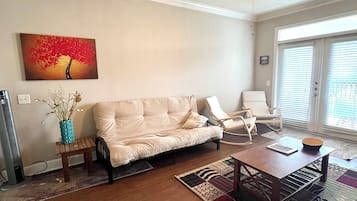 智能电视、电脑显示器