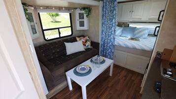 1 camera, Wi-Fi gratuito, lenzuola