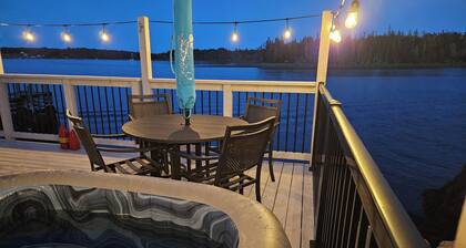 Pebble Oceanside RV Retreat â Waterfront Hot Tub & Deck