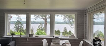 Swedish house directly on the lake with motorboat & own boat ramp