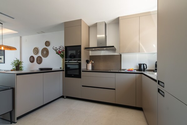 Fridge, microwave, oven, dishwasher