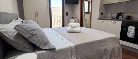 1 bedroom, iron/ironing board, free WiFi, bed sheets
