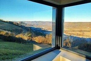 Interior - In the heart of nature, with an exceptional view of Cordes-sur-Ciel! Ideal for touring and walking. (Saint-Marcel-Campes)
