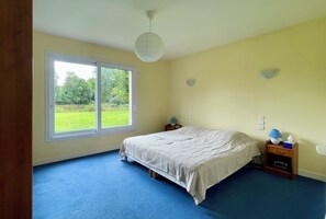 4 dormitorios, tabla de planchar con plancha, wifi