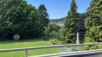 Double Room, Balcony, Garden View | Terrace/patio