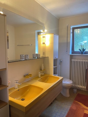 Haartrockner, Toilettenpapier