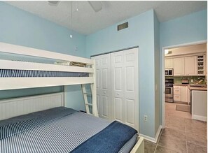 3 chambres, fer et planche à repasser, Wi-Fi gratuit, draps fournis