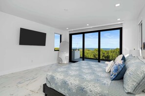 4 bedrooms, desk, iron/ironing board, WiFi
