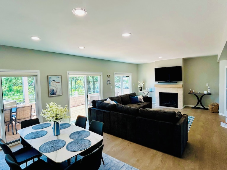 Charming Waterfront 3-bedroom House In Piney Point - Maryland