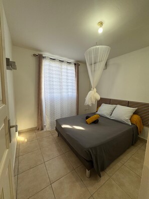 1 habitación, wifi y ropa de cama