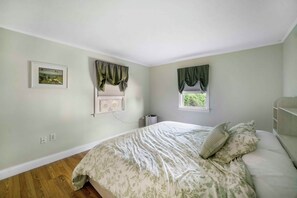 2 chambres, fer et planche à repasser, Wi-Fi gratuit, draps fournis