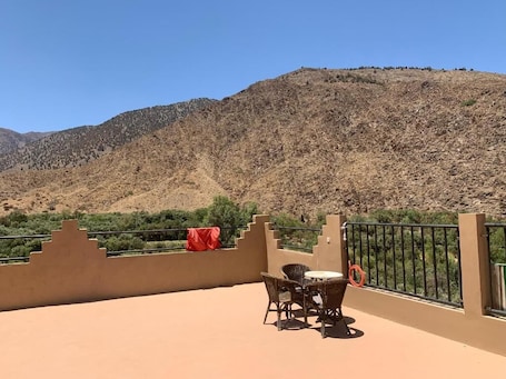 Property grounds. Gite Berber Home