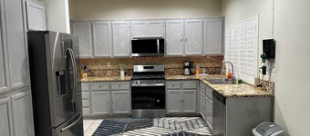 Charming 3-bedroom house in Fontana with AC