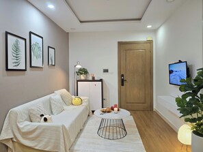 Living area - Cozy 2 bedroom 2 wc condo with AC in My Khe Beach Da Nang Muong Thanh apar (Da Nang)