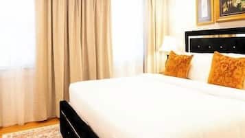 2 bedrooms, desk, iron/ironing board, travel cot