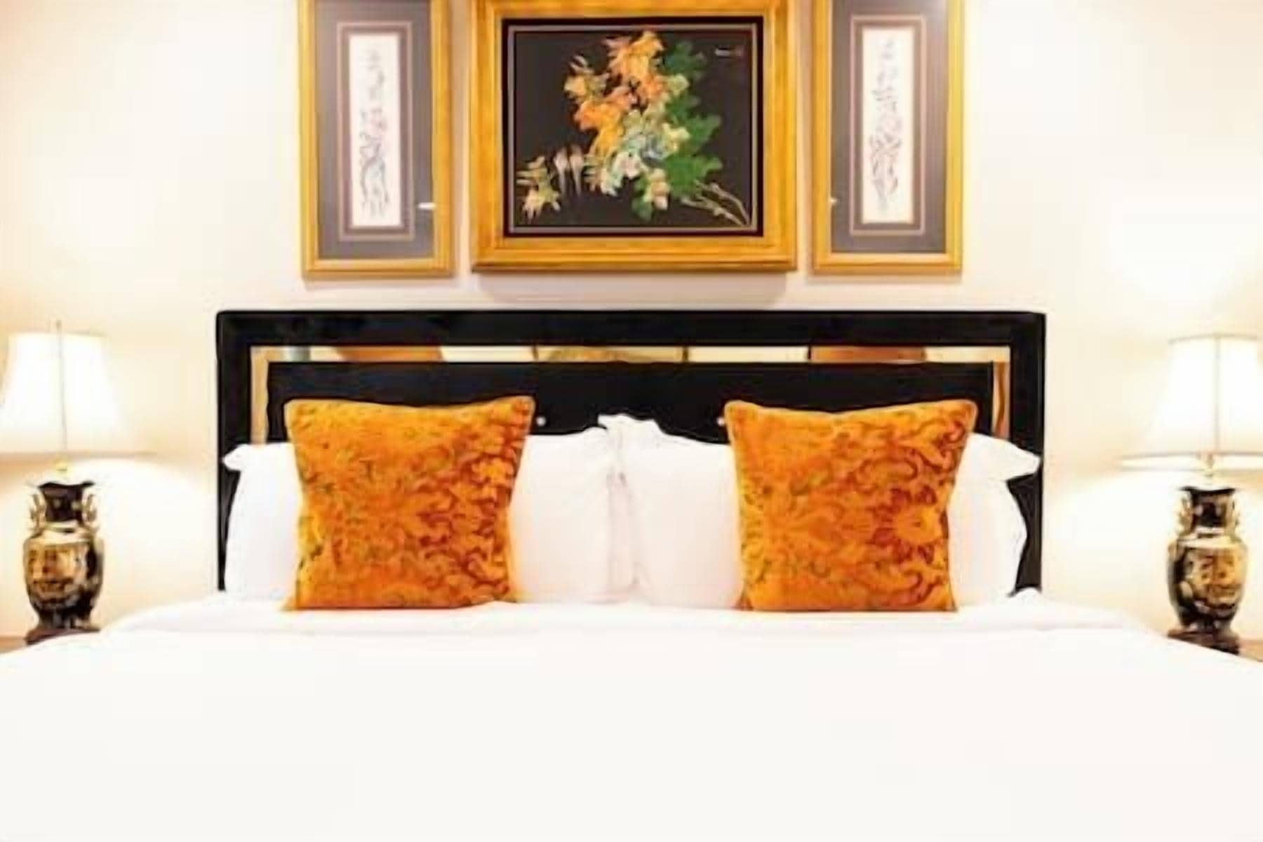 2 bedrooms, desk, iron/ironing board, travel cot