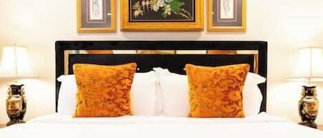 2 bedrooms, desk, iron/ironing board, travel crib