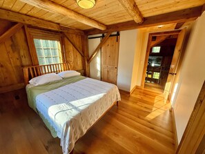 3 bedrooms, desk, free WiFi, bed sheets