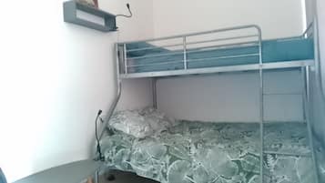 1 bedroom, internet, bed sheets