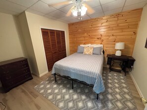3 bedrooms, internet, bed sheets