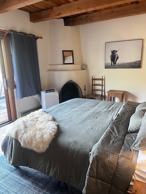 2 bedrooms, WiFi, bed sheets - Taos Ski Valley Condo (Valdez)